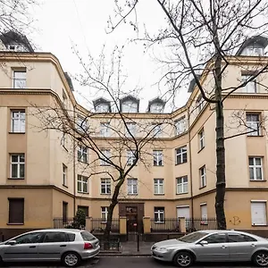  Apartment Hugo